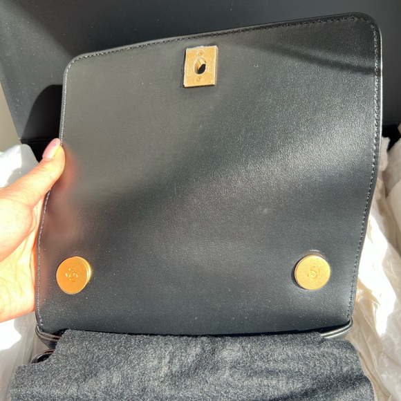 NEVER WORN CHANEL PEARL flap bag. VERY RARE - Picture 7 of 10